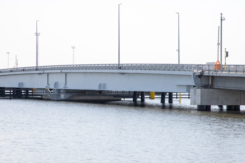 Verbindingsbrug Zeebrugge - grootste beweegbare draaibrug Europa