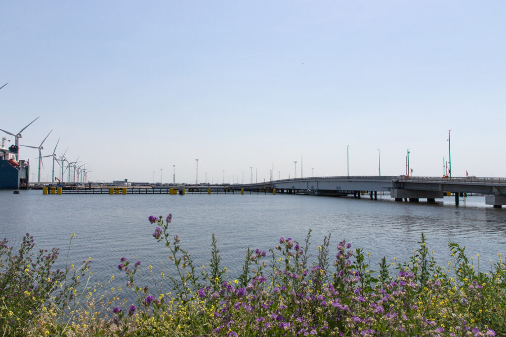 Verbindingsbrug Zeebrugge - grootste beweegbare draaibrug Europa